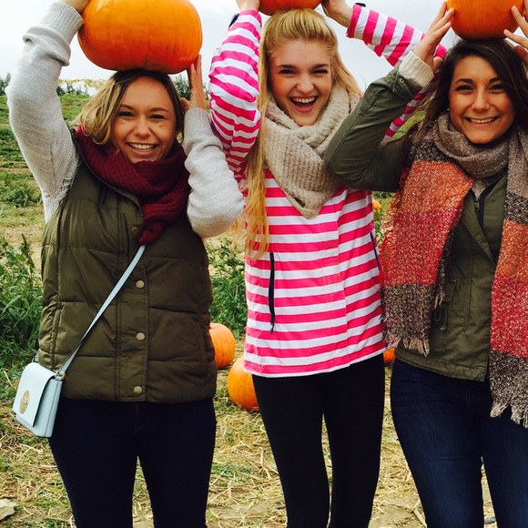 Vineyard vines rain coat - Picture 5 of 6